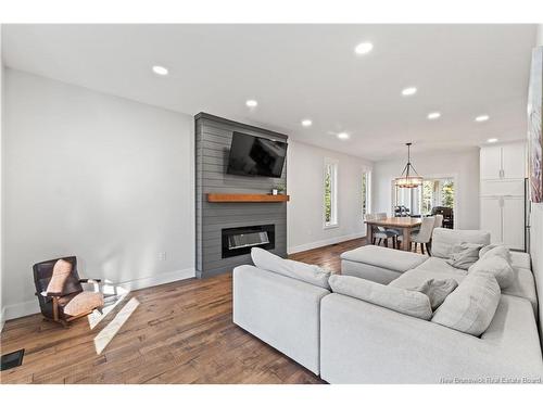 45 Iona Dr, Moncton, NB 