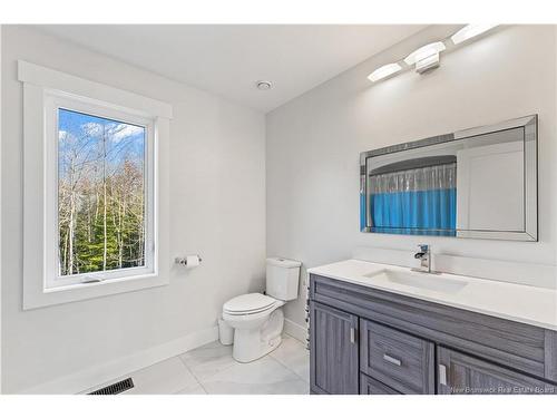 45 Iona Dr, Moncton, NB 