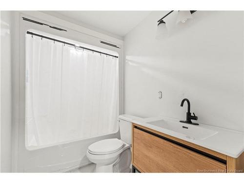 45 Iona Dr, Moncton, NB 