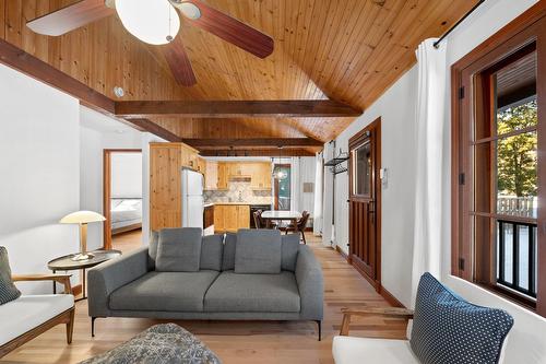 Salon - 1727  - 1729 Ch. De La Gare, Val-Morin, QC - Indoor Photo Showing Living Room