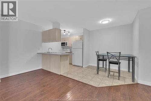 1390 Lauzon Road Unit# 114, Windsor, ON - Indoor Photo Showing Kitchen
