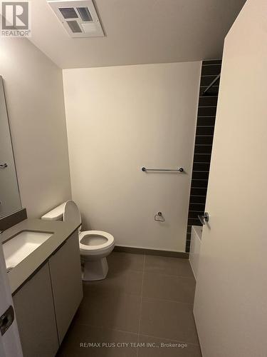 1804 - 3079 Trafalgar Road, Oakville, ON - Indoor Photo Showing Bathroom