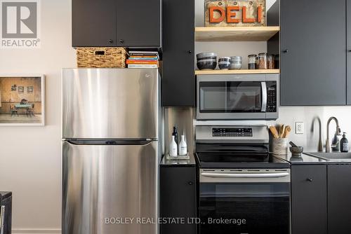 1007 Weston Road, Toronto, ON - Indoor Photo Showing Kitchen