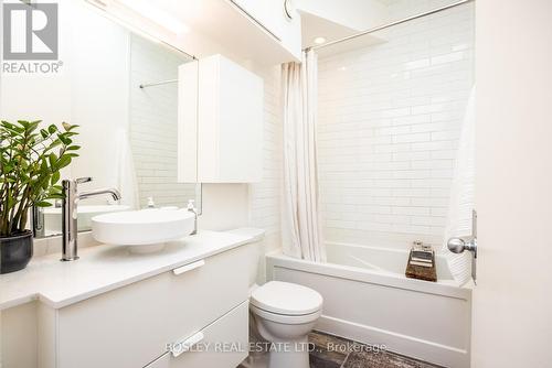1007 Weston Road, Toronto, ON - Indoor Photo Showing Bathroom