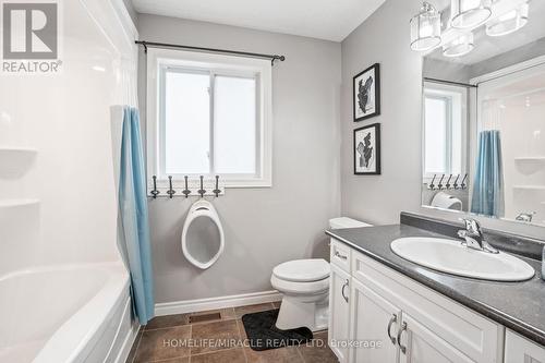 589 Sales Drive, Woodstock, ON - Indoor Photo Showing Bathroom