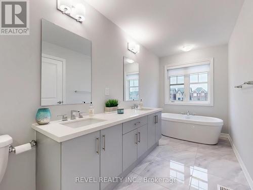 4 Paradise Way, Whitby (Rolling Acres), ON - Indoor Photo Showing Bathroom