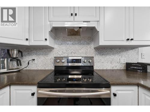 1002 Riverside Avenue Unit# 206, Sicamous, BC - Indoor Photo Showing Kitchen