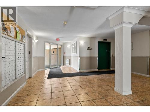 1002 Riverside Avenue Unit# 206, Sicamous, BC - Indoor Photo Showing Other Room