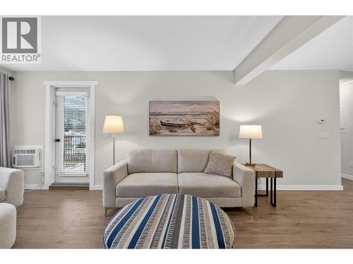 1002 Riverside Avenue Unit# 206, Sicamous, BC - Indoor Photo Showing Living Room