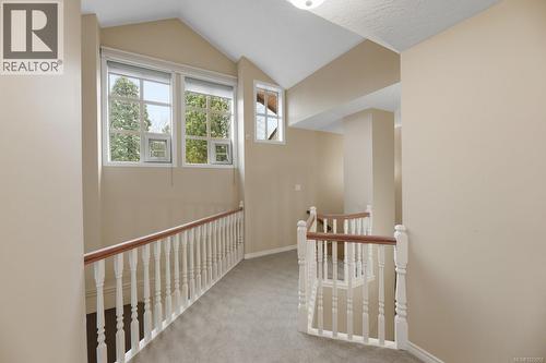 8 500 Marsett Pl, Saanich, BC - Indoor Photo Showing Other Room