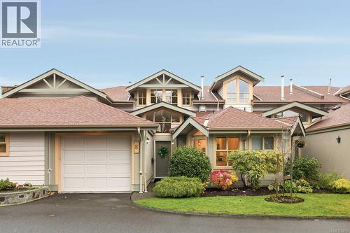 8 500 Marsett Pl, Saanich, BC - Outdoor With Facade