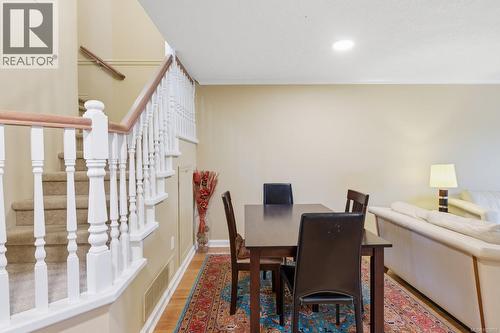 8 500 Marsett Pl, Saanich, BC - Indoor