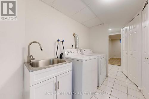 772 Richmond Street W, Toronto, ON - Indoor Photo Showing Laundry Room