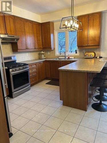 Main - 531 Reeves Way Boulevard, Whitchurch-Stouffville, ON - Indoor Photo Showing Kitchen With Double Sink