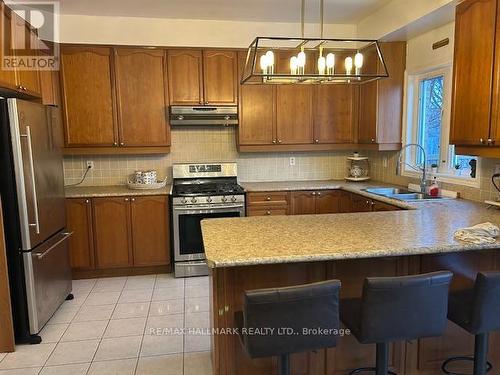 Main - 531 Reeves Way Boulevard, Whitchurch-Stouffville, ON - Indoor Photo Showing Kitchen With Double Sink
