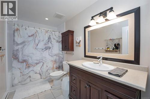 Garden House upstairs bathroom - 2229 Arbutus Rd, Saanich, BC - Indoor Photo Showing Bathroom