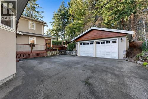 Double car garage and shop - 2229 Arbutus Rd, Saanich, BC - Outdoor With Exterior