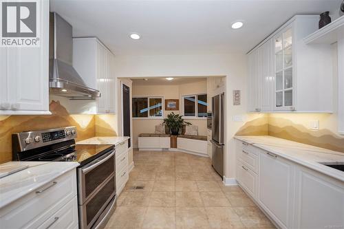 2229 Arbutus Rd, Saanich, BC - Indoor Photo Showing Kitchen