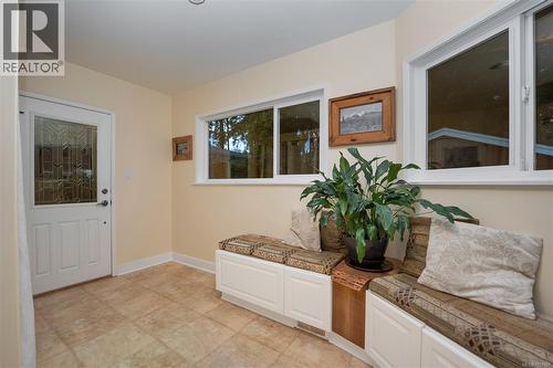 2229 Arbutus Rd, Saanich, BC - Indoor Photo Showing Other Room