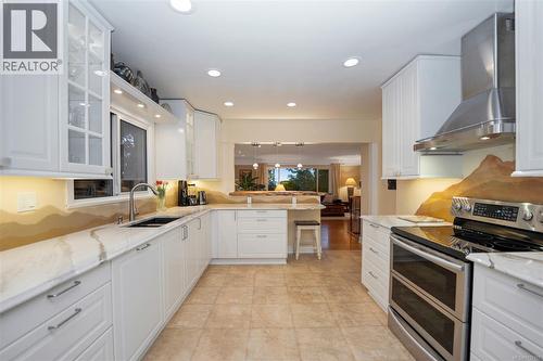 2229 Arbutus Rd, Saanich, BC - Indoor Photo Showing Kitchen With Upgraded Kitchen