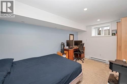 Basement suite bedroom 1 - 2229 Arbutus Rd, Saanich, BC - Indoor Photo Showing Bedroom