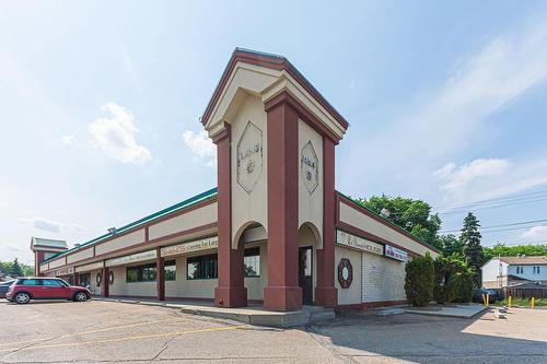 7500  Whyte Ave Nw, Edmonton, AB 