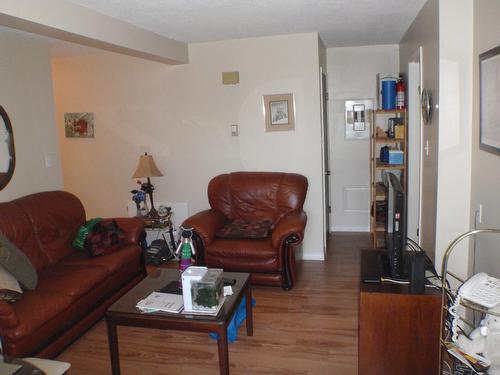 5135  52 Avenue, Barrhead, AB - Indoor Photo Showing Living Room