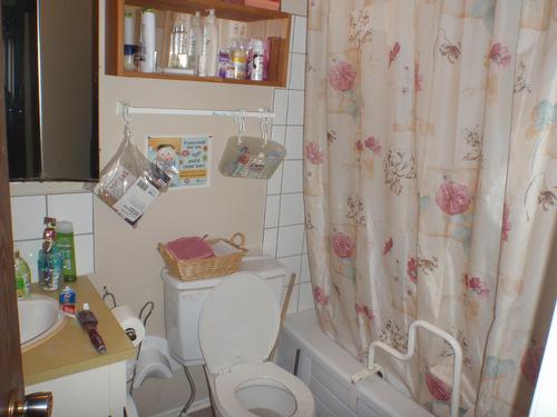 5135  52 Avenue, Barrhead, AB - Indoor Photo Showing Bathroom