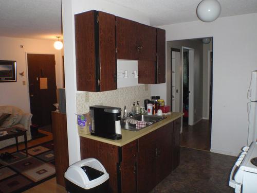 5135  52 Avenue, Barrhead, AB - Indoor Photo Showing Kitchen With Double Sink