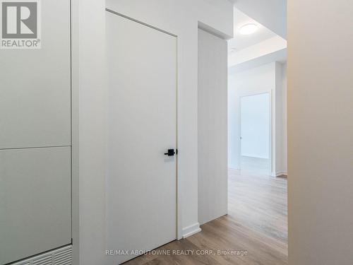 1912 - 10 Graphophone Grove, Toronto, ON - Indoor Photo Showing Other Room