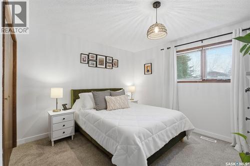 439 Manning Lane, Saskatoon, SK - Indoor Photo Showing Bedroom