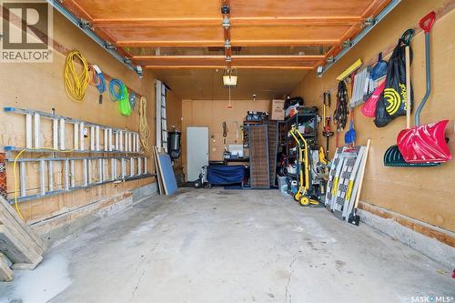 439 Manning Lane, Saskatoon, SK - Indoor Photo Showing Garage