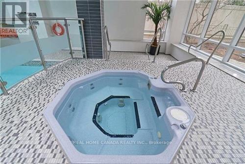 2611 - 310 Burnhamthorpe Road W, Mississauga, ON - Outdoor