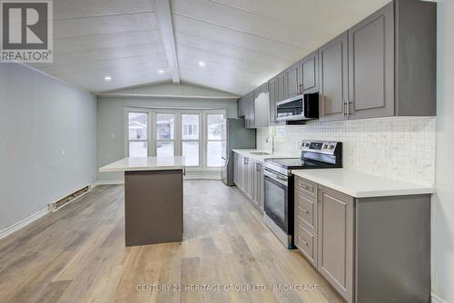35 - 227 Big Hill Road, Leeds And The Thousand Islands, ON - Indoor Photo Showing Kitchen