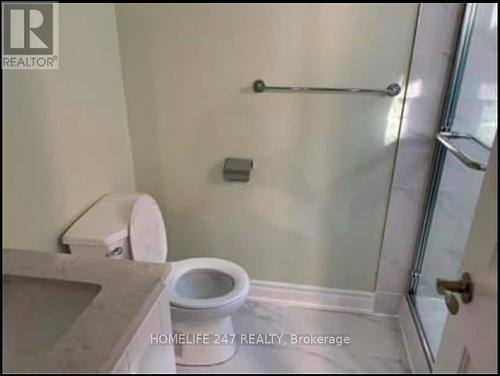 954 Midland Avenue, Toronto, ON - Indoor Photo Showing Bathroom
