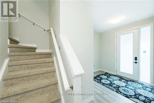 938 West Village Square, London North (North M), ON - Indoor Photo Showing Other Room