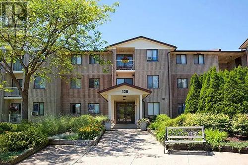302 - 128 St Augustine Drive, St. Catharines (Secord Woods), ON - Outdoor With Facade