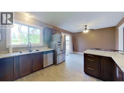 679 Jones Street, Quesnel, BC - Indoor Photo Showing Kitchen With Double Sink