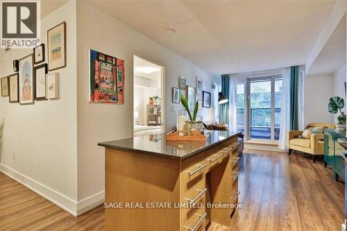 202 - 20 Blue Jays Way, Toronto, ON - Indoor