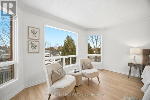 896 Darwin Drive, Pickering, ON - Indoor Photo Showing Living Room