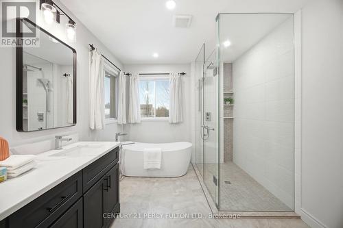 896 Darwin Drive, Pickering, ON - Indoor Photo Showing Bathroom