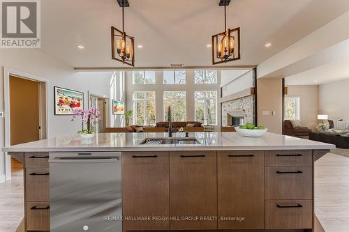 3316 Line 4 N, Oro-Medonte, ON - Indoor Photo Showing Kitchen With Double Sink