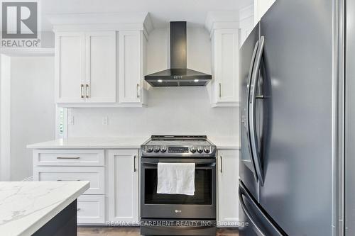 2 Caledonia Avenue, Haldimand, ON - Indoor Photo Showing Kitchen