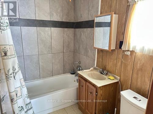 9 Martha Drive, Mckellar, ON - Indoor Photo Showing Bathroom
