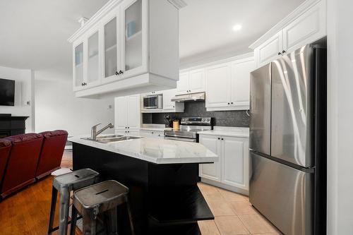 Kitchen - 1168 Rue Notre-Dame-De-Fatima, Laval (Pont-Viau), QC - Indoor Photo Showing Kitchen With Double Sink With Upgraded Kitchen