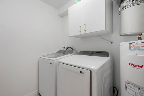 Laundry room - 1168 Rue Notre-Dame-De-Fatima, Laval (Pont-Viau), QC - Indoor Photo Showing Laundry Room