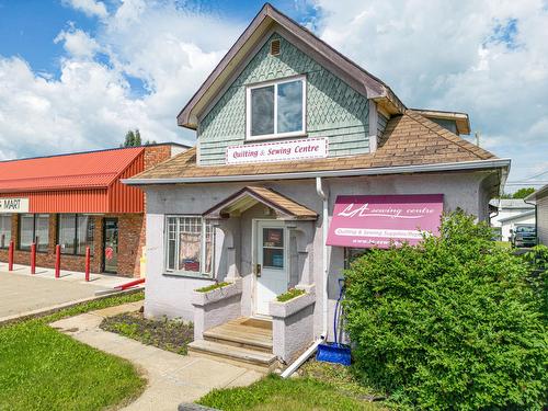 5028 50 Avenue, Lamont, AB 