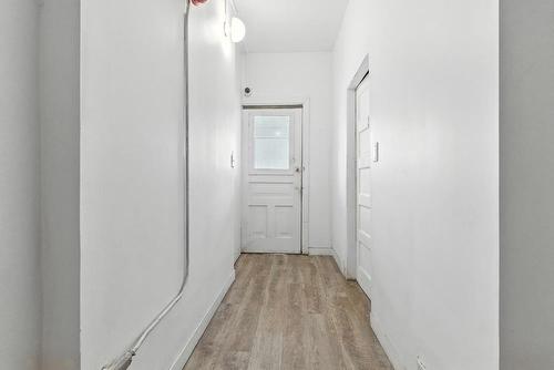 10260  95 St, Edmonton, AB - Indoor Photo Showing Other Room