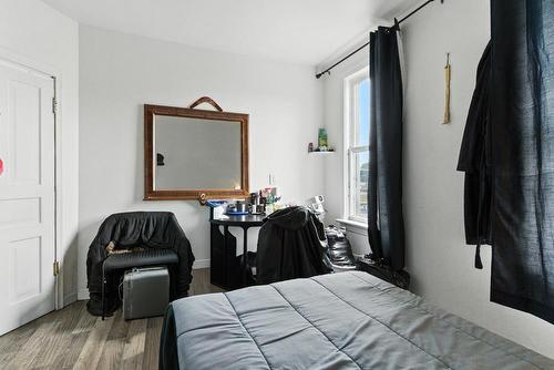 10260  95 St, Edmonton, AB - Indoor Photo Showing Bedroom