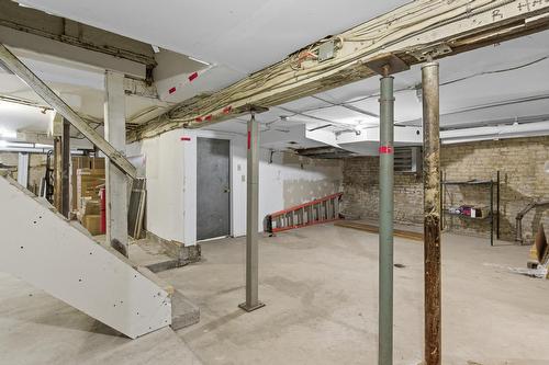 10665  96 St Nw, Edmonton, AB - Indoor